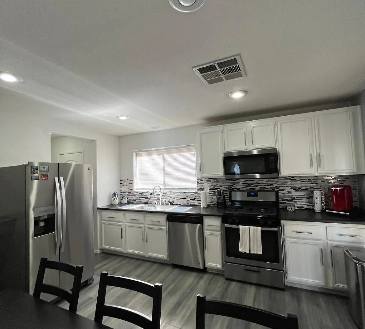 Beautiful 2 Story Home 20 Minutes From The Strip Las Vegas