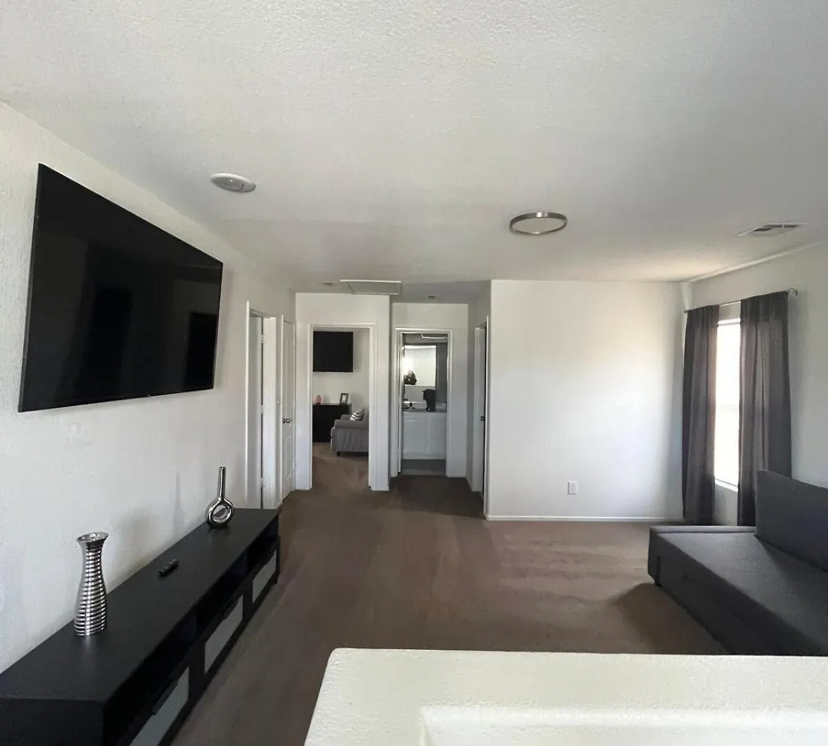 Beautiful 2 Story Home 20 Minutes From The Strip Las Vegas